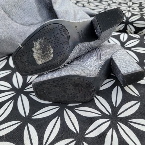 Unisa Quesia Silver Glitter Boot - Picture 4 of 7